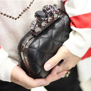 Skull ring purse