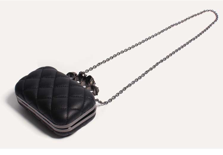 Skull ring purse