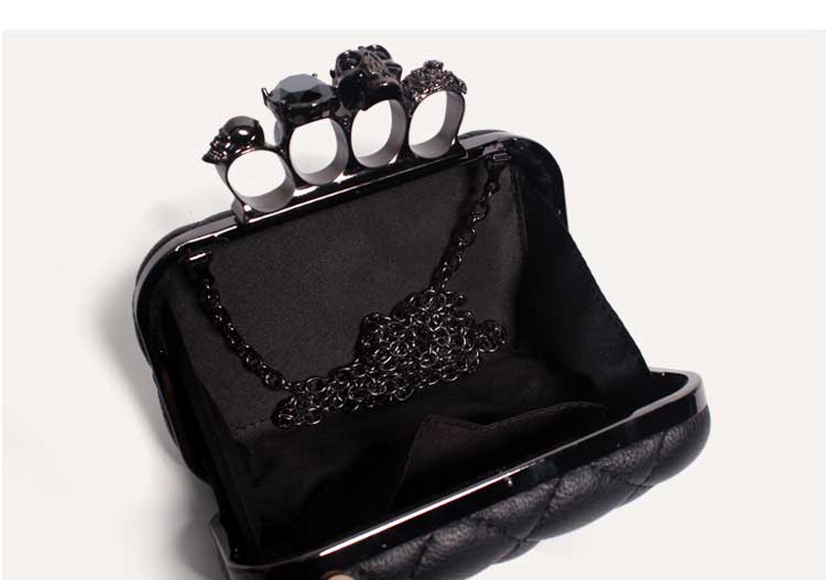 Skull ring purse